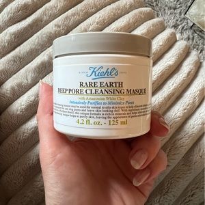 Kiehls 
Rare Earth Deep Pore Minimizing Clay Mask